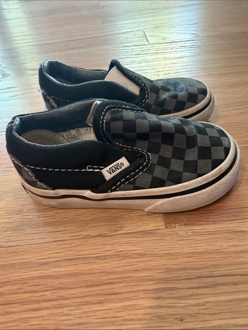 Vans Kids Slip-On Checkerboard in Black and Gray